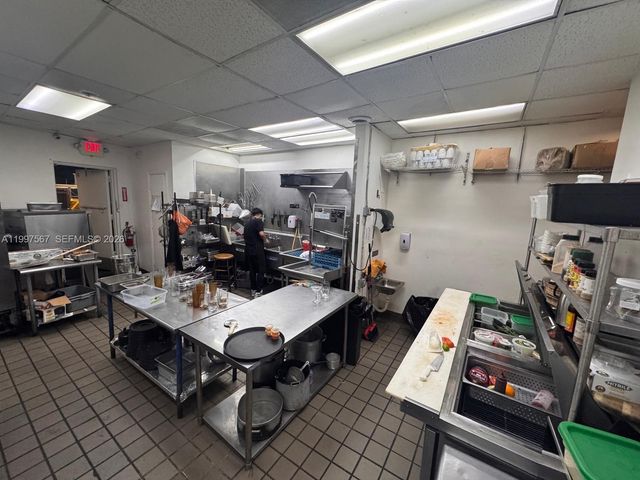 946 Normandy Dr, Miami Beach, FL 33141