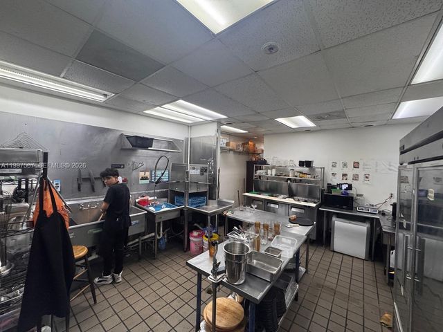 946 Normandy Dr, Miami Beach, FL 33141