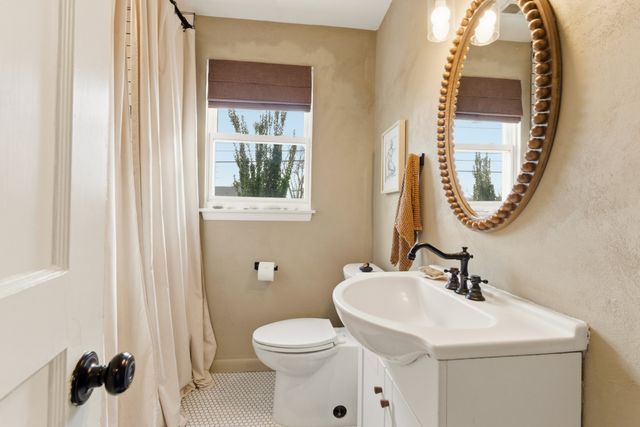 3225 Southlake Dr, Nashville, TN 37211