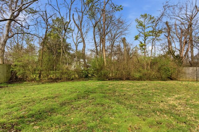 3225 Southlake Dr, Nashville, TN 37211