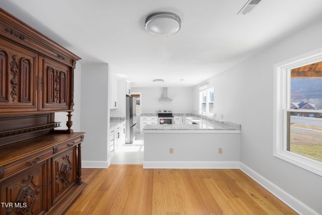 2616 Volunteer Parkway, Bristol, TN 37620