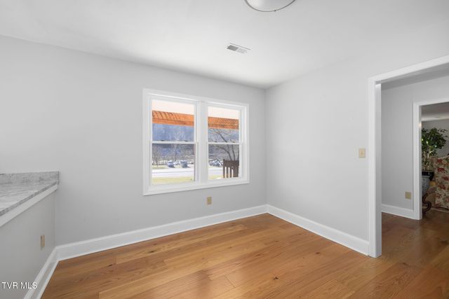 2616 Volunteer Parkway, Bristol, TN 37620