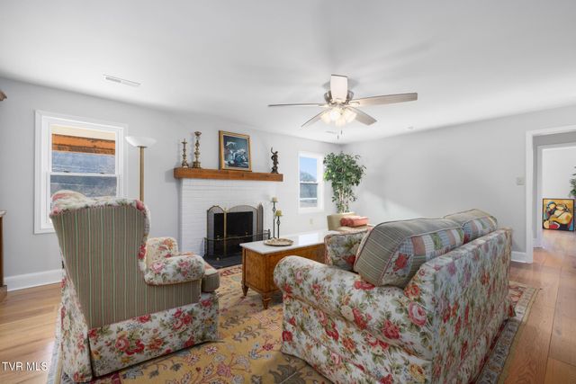 2616 Volunteer Parkway, Bristol, TN 37620