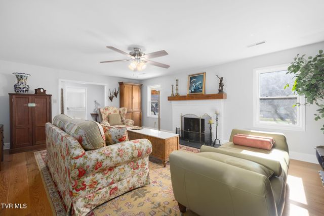 2616 Volunteer Parkway, Bristol, TN 37620