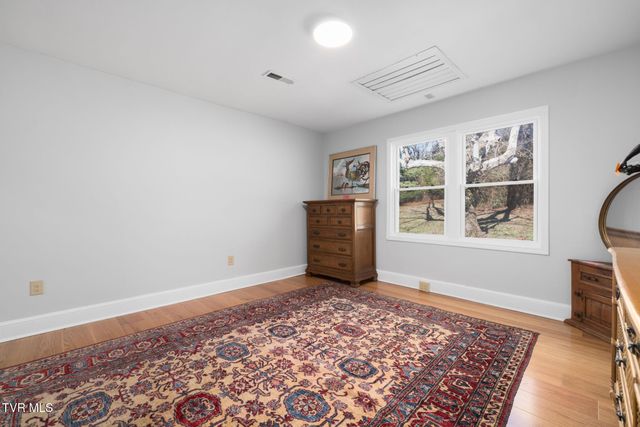 2616 Volunteer Parkway, Bristol, TN 37620