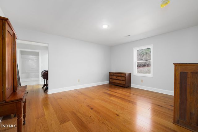 2616 Volunteer Parkway, Bristol, TN 37620