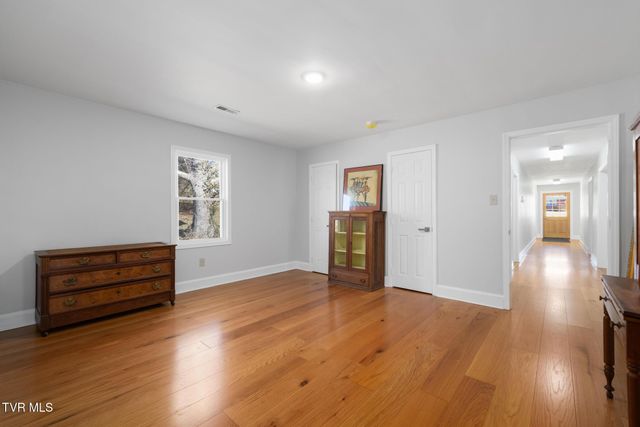 2616 Volunteer Parkway, Bristol, TN 37620