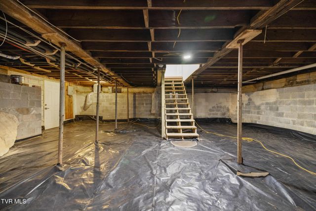 2616 Volunteer Parkway, Bristol, TN 37620