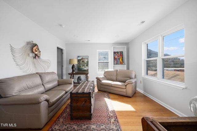 2616 Volunteer Parkway, Bristol, TN 37620