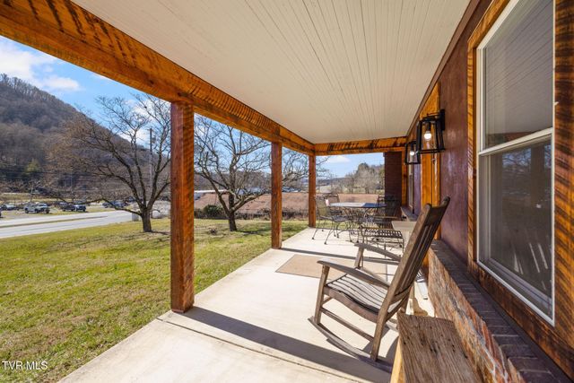 2616 Volunteer Parkway, Bristol, TN 37620