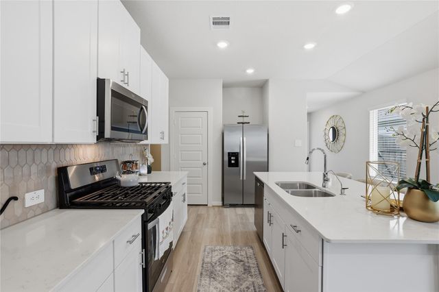 16687 Sterling Cliff Street, Conroe, TX 77302