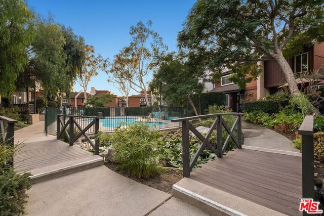 7215 Summertime Lane 215, Culver City, CA 90230