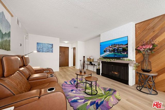 7215 Summertime Lane 215, Culver City, CA 90230