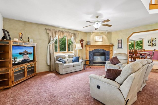 6443 Hickory Lane, Waunakee, WI 53597