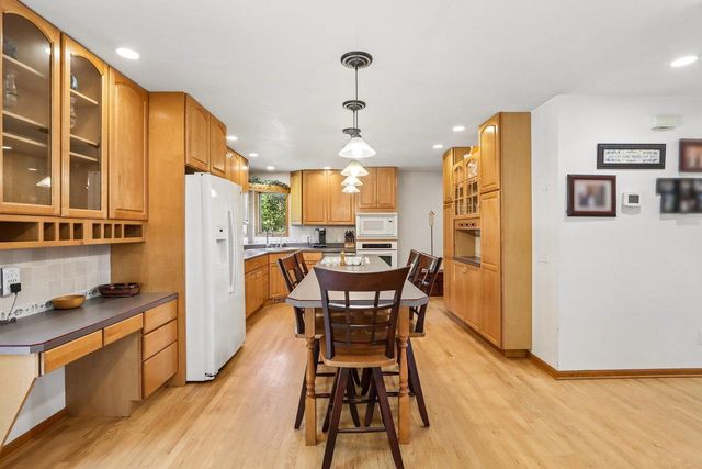 6443 Hickory Lane, Waunakee, WI 53597