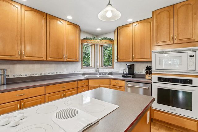 6443 Hickory Lane, Waunakee, WI 53597