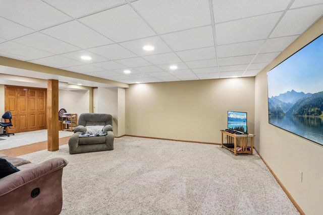 6443 Hickory Lane, Waunakee, WI 53597