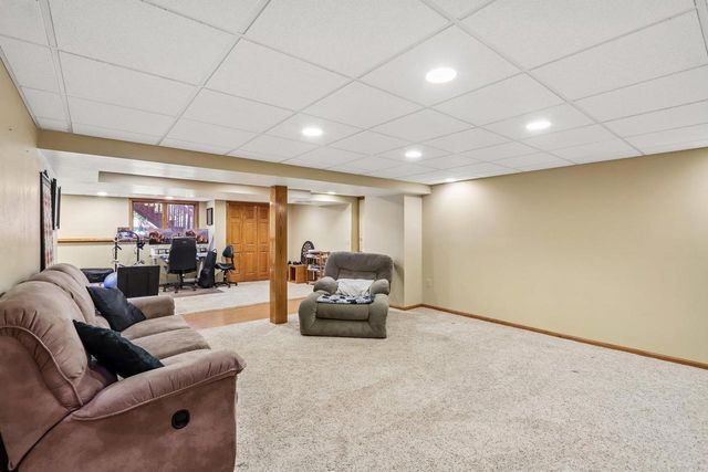 6443 Hickory Lane, Waunakee, WI 53597