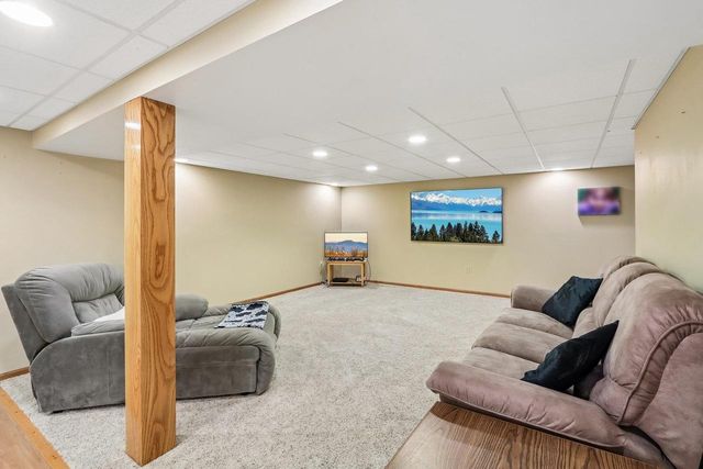 6443 Hickory Lane, Waunakee, WI 53597