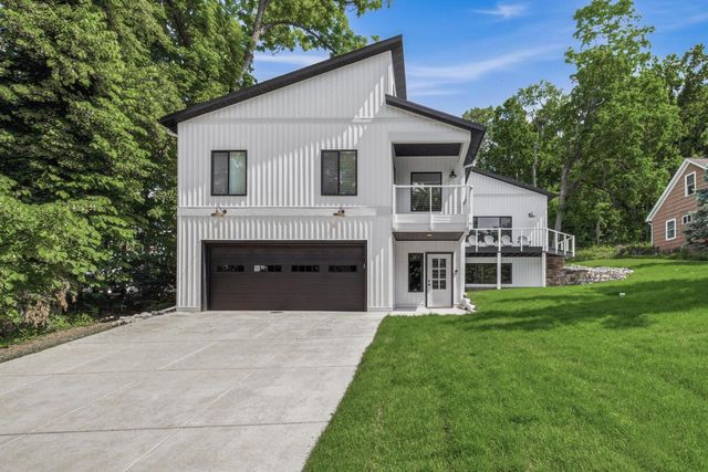 W4437 Basswood DRIVE, Lake Geneva, WI 53147