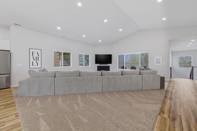 W4437 Basswood DRIVE, Lake Geneva, WI 53147