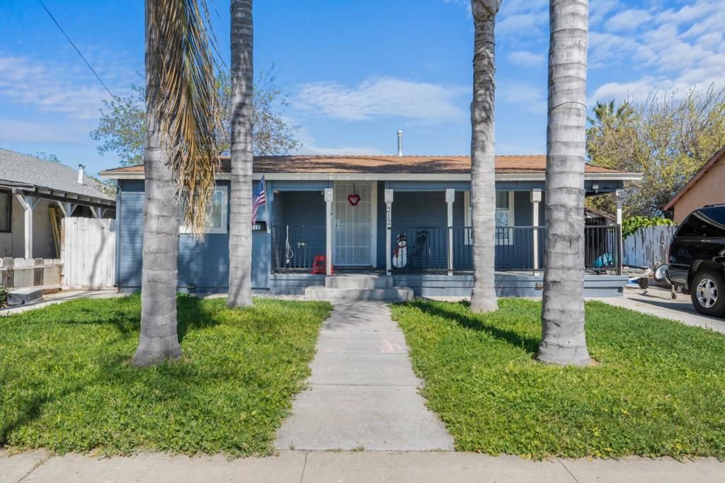 Image 1 of property listing at 212 F Street, Los Banos, CA 93635