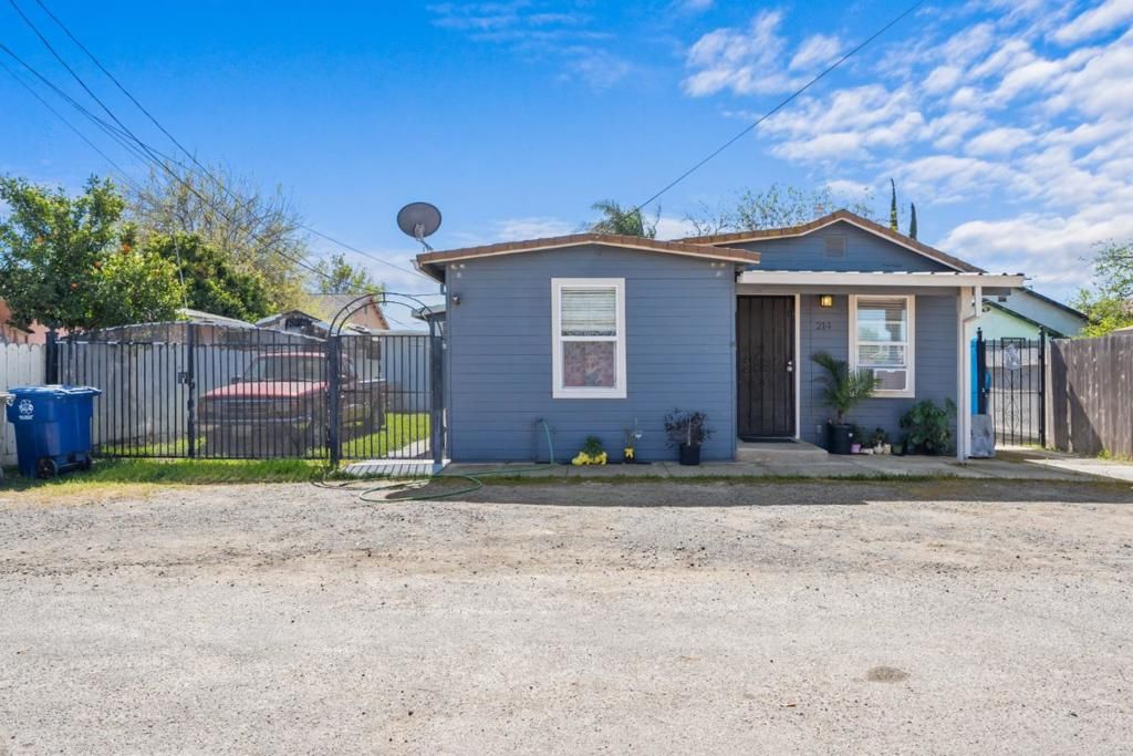 Image 11 of property listing at 212 F Street, Los Banos, CA 93635