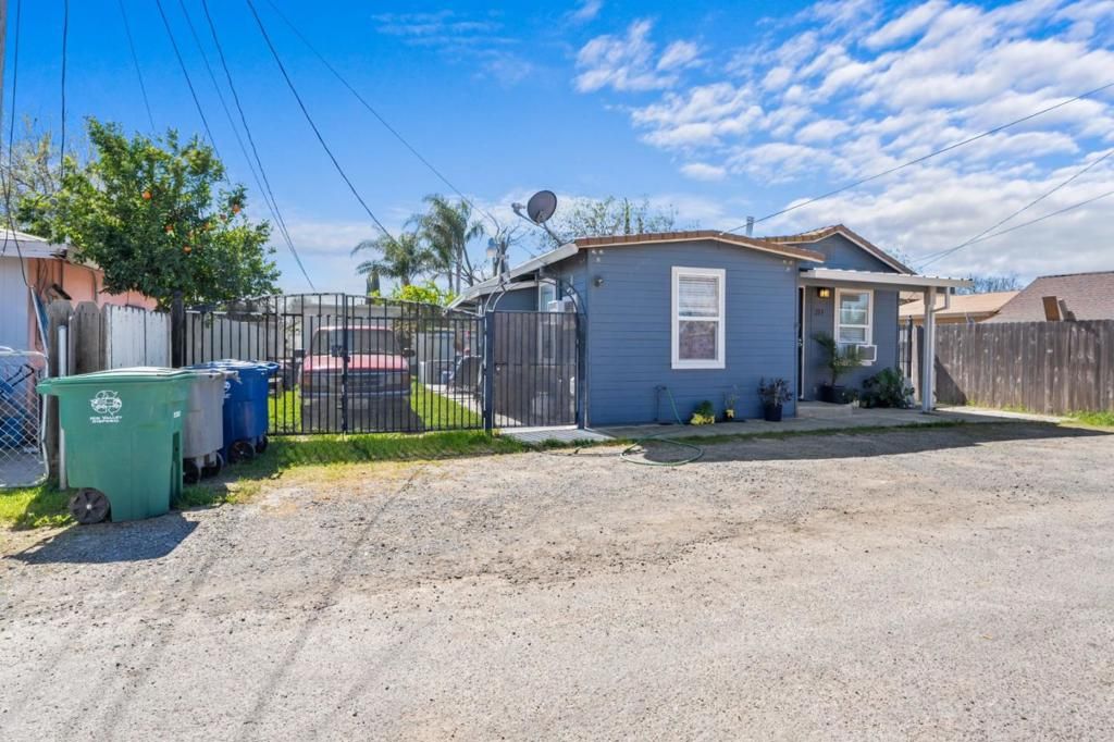Image 12 of property listing at 212 F Street, Los Banos, CA 93635