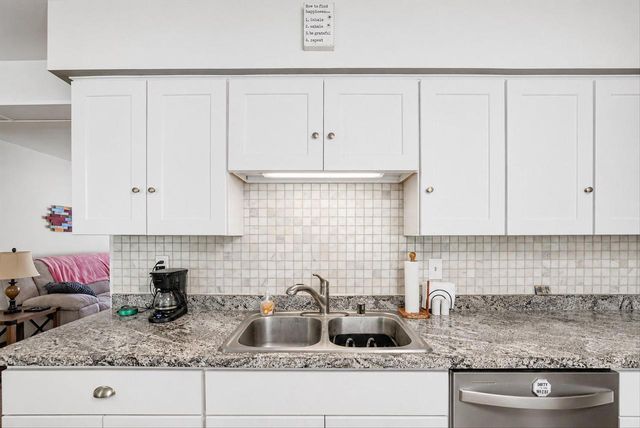 W257S2719 Genesee ROAD, Waukesha, WI 53188