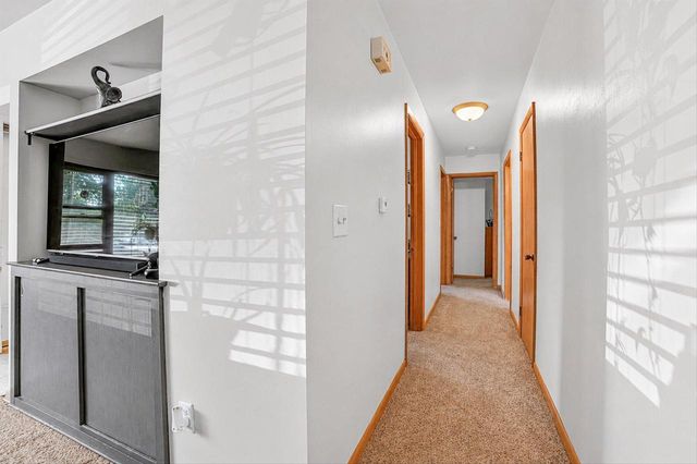 W257S2719 Genesee ROAD, Waukesha, WI 53188