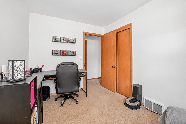 W257S2719 Genesee ROAD, Waukesha, WI 53188
