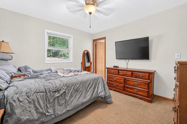 W257S2719 Genesee ROAD, Waukesha, WI 53188