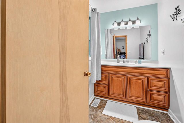 W257S2719 Genesee ROAD, Waukesha, WI 53188