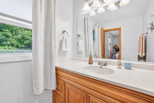 W257S2719 Genesee ROAD, Waukesha, WI 53188