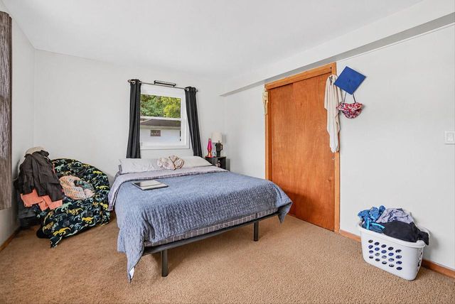W257S2719 Genesee ROAD, Waukesha, WI 53188