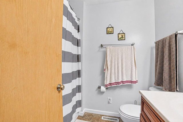 W257S2719 Genesee ROAD, Waukesha, WI 53188