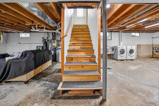 W257S2719 Genesee ROAD, Waukesha, WI 53188