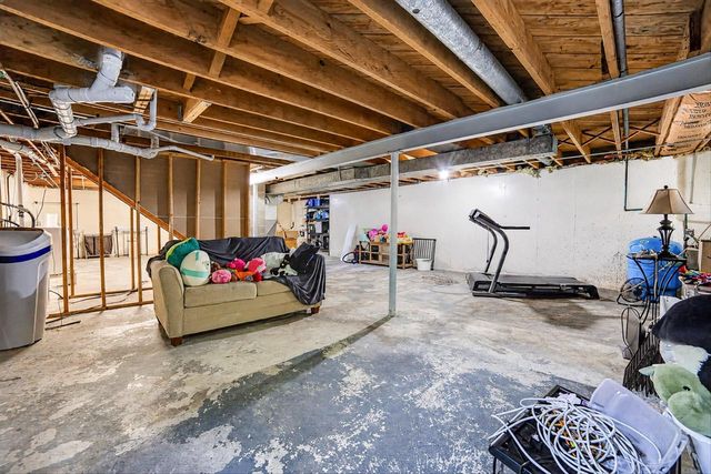 W257S2719 Genesee ROAD, Waukesha, WI 53188