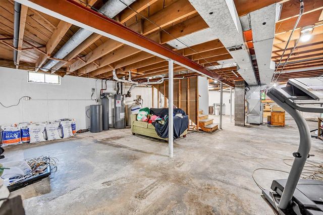 W257S2719 Genesee ROAD, Waukesha, WI 53188
