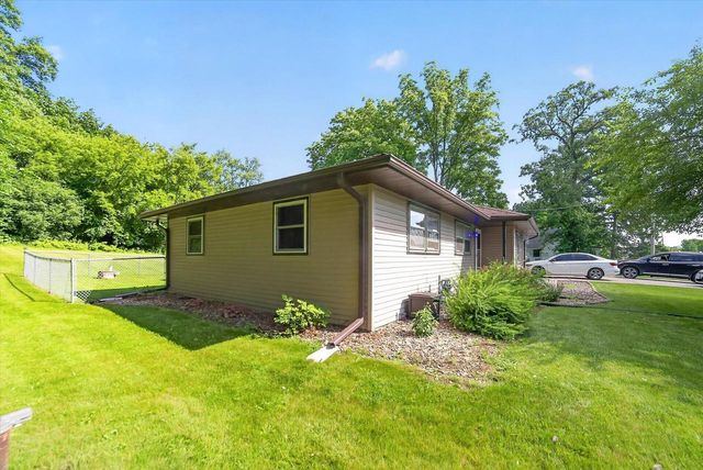 W257S2719 Genesee ROAD, Waukesha, WI 53188