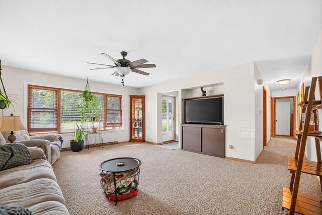 W257S2719 Genesee ROAD, Waukesha, WI 53188