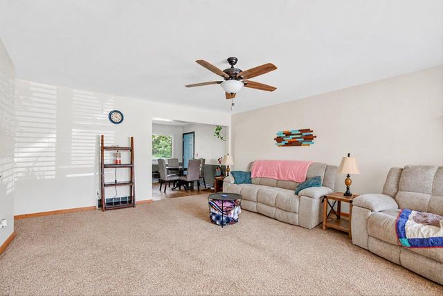 W257S2719 Genesee ROAD, Waukesha, WI 53188