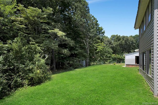 12 Deer Lane, East Setauket, NY 11733