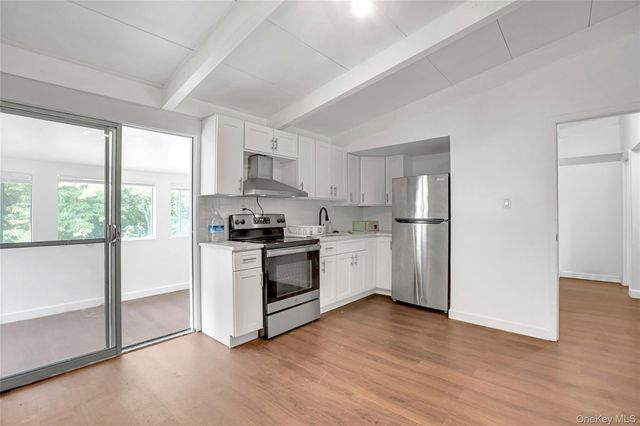 12 Deer Lane, East Setauket, NY 11733