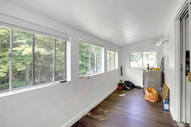 12 Deer Lane, East Setauket, NY 11733