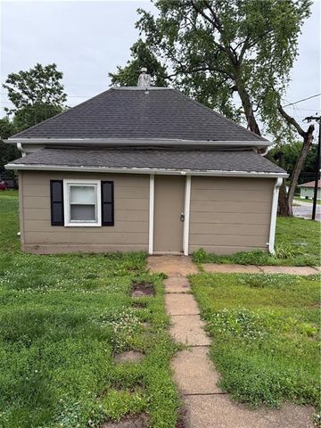 2901 Messanie Street, St Joseph, MO 64501