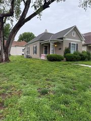 2901 Messanie Street, St Joseph, MO 64501