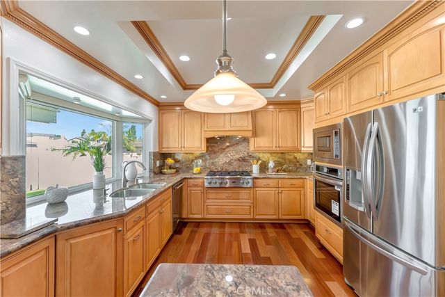 19201 Sherborne Lane, Huntington Beach, CA 92646