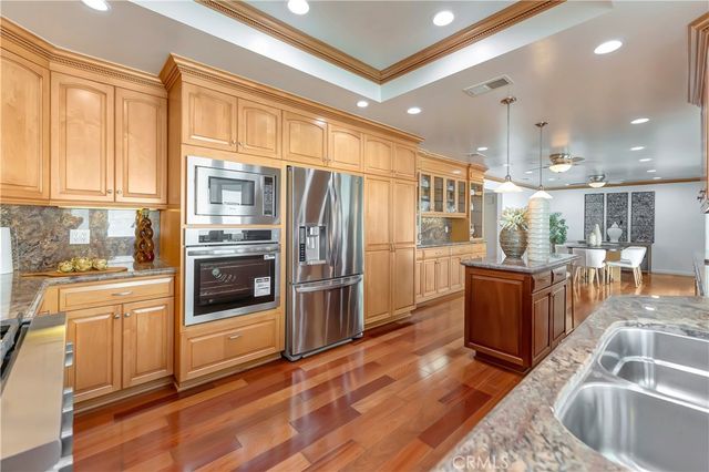 19201 Sherborne Lane, Huntington Beach, CA 92646