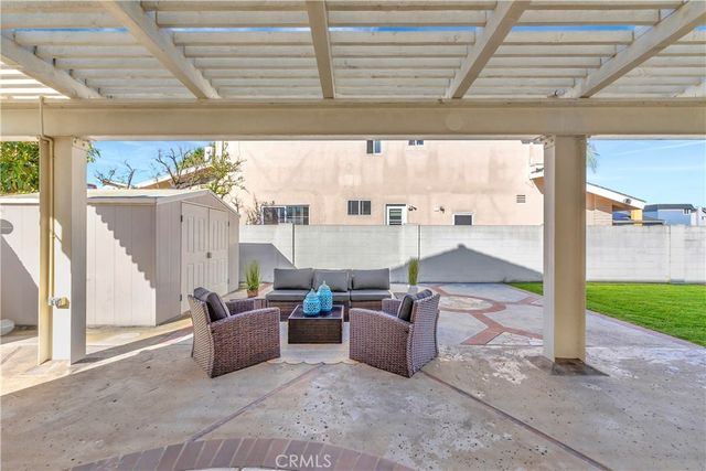 19201 Sherborne Lane, Huntington Beach, CA 92646